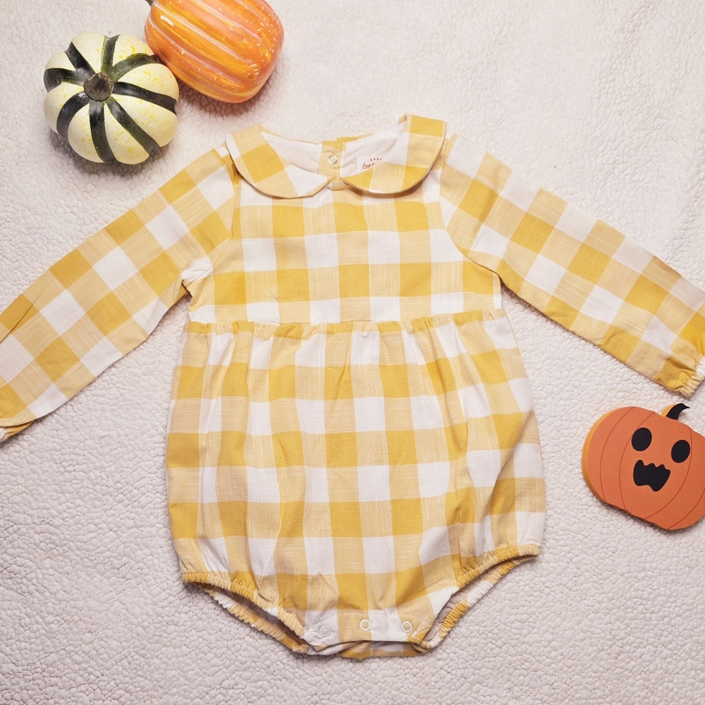 🍁🎃 12 month NWOT Sunflower yellow Gingham onesie.  Cat & Jack.
